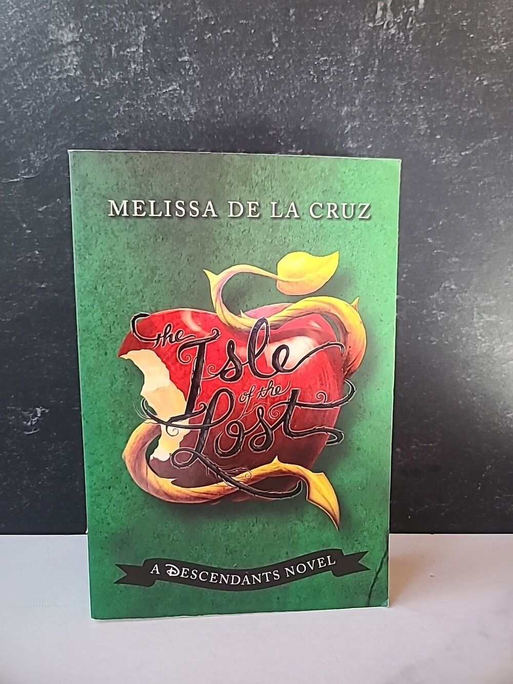 The Isle Of The Lost By Melissa De La Cruz A Descendants Novel Paperback